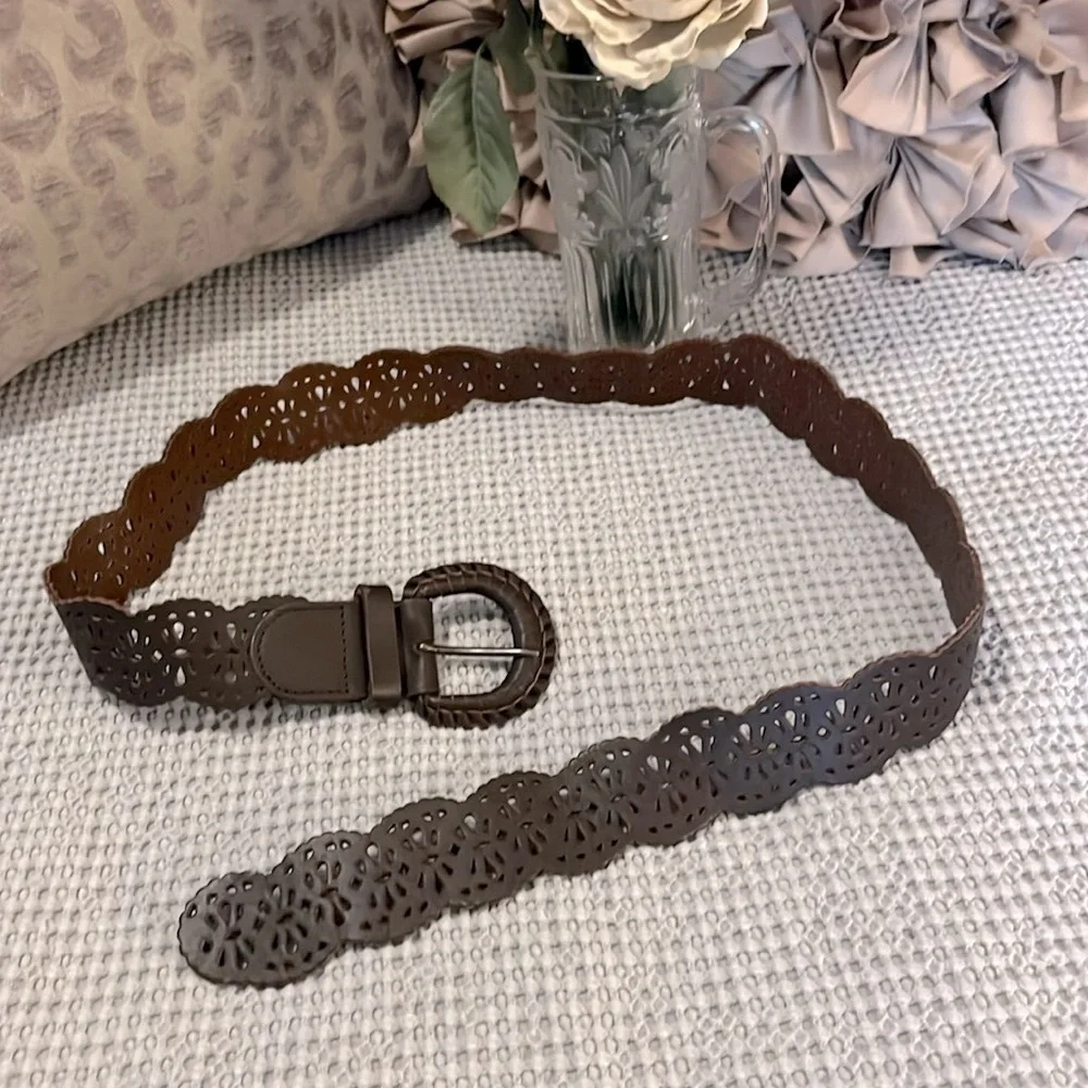 J Jill Genuine Brown Leather Perforated Scalloped Vintage Boho Belt